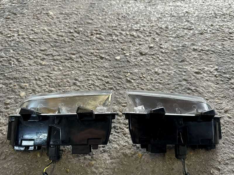 RENAULT Clio 4 IV 12-16r Lampy jazdy DZIENNEJ DRL LED Prawa Lewa przód