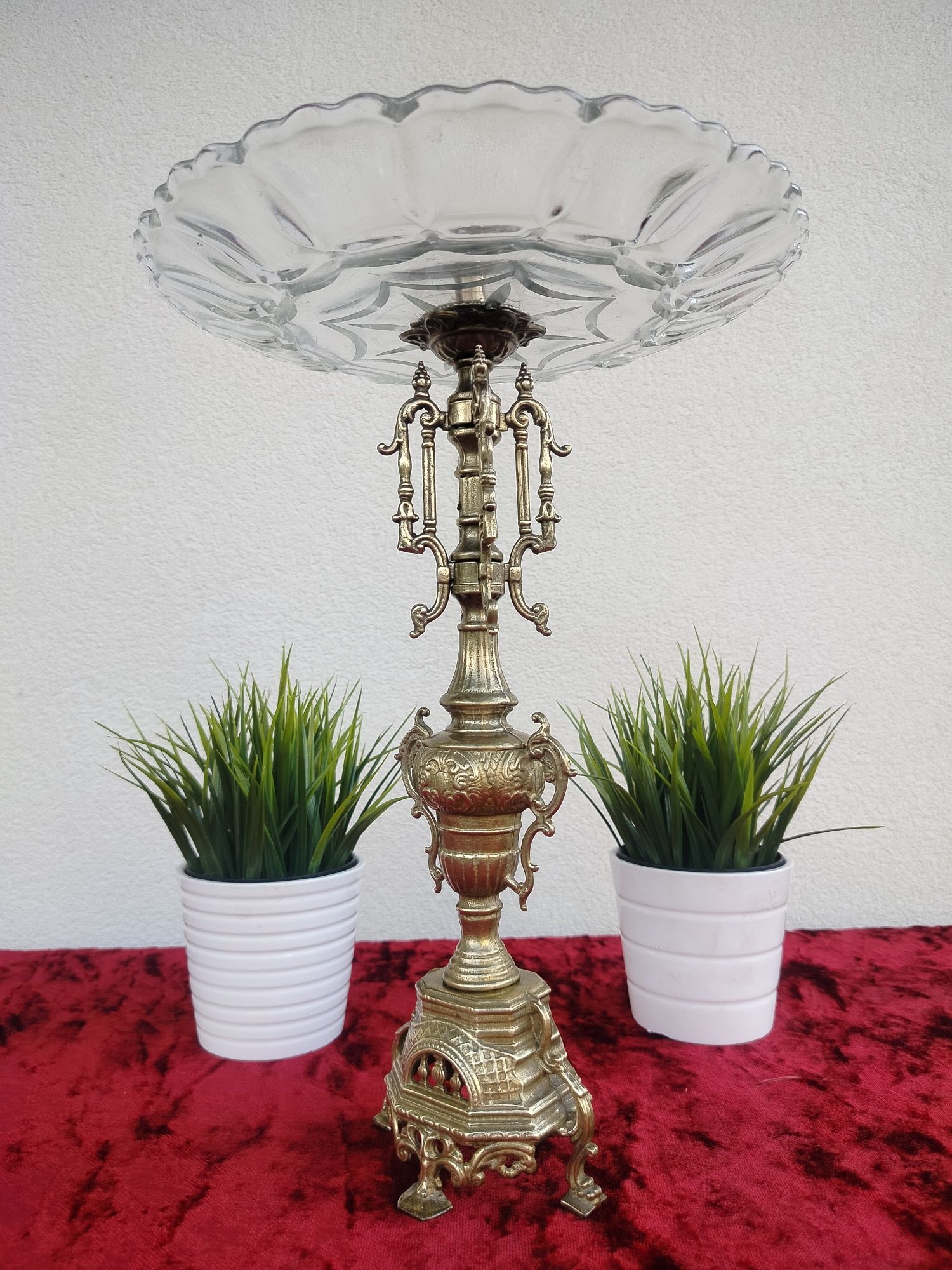 Duża mosiężna patera – elegancka owocarka do wyjątkowych wnętrz