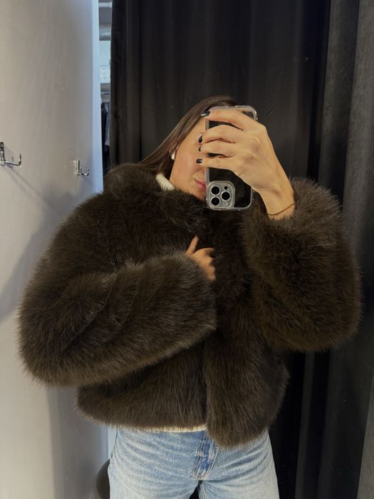 трендова коричнева шуба Zara
