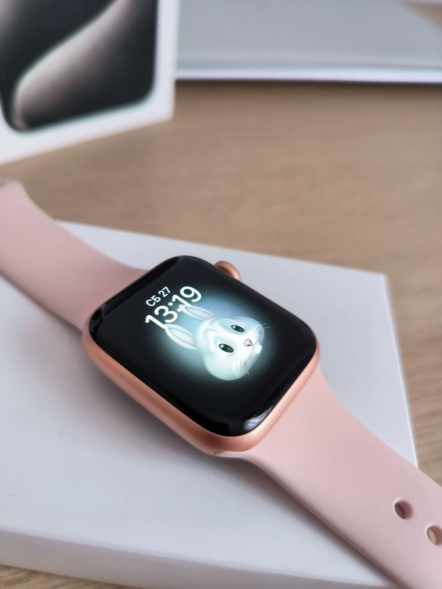 Apple watch SE Rose and Gold