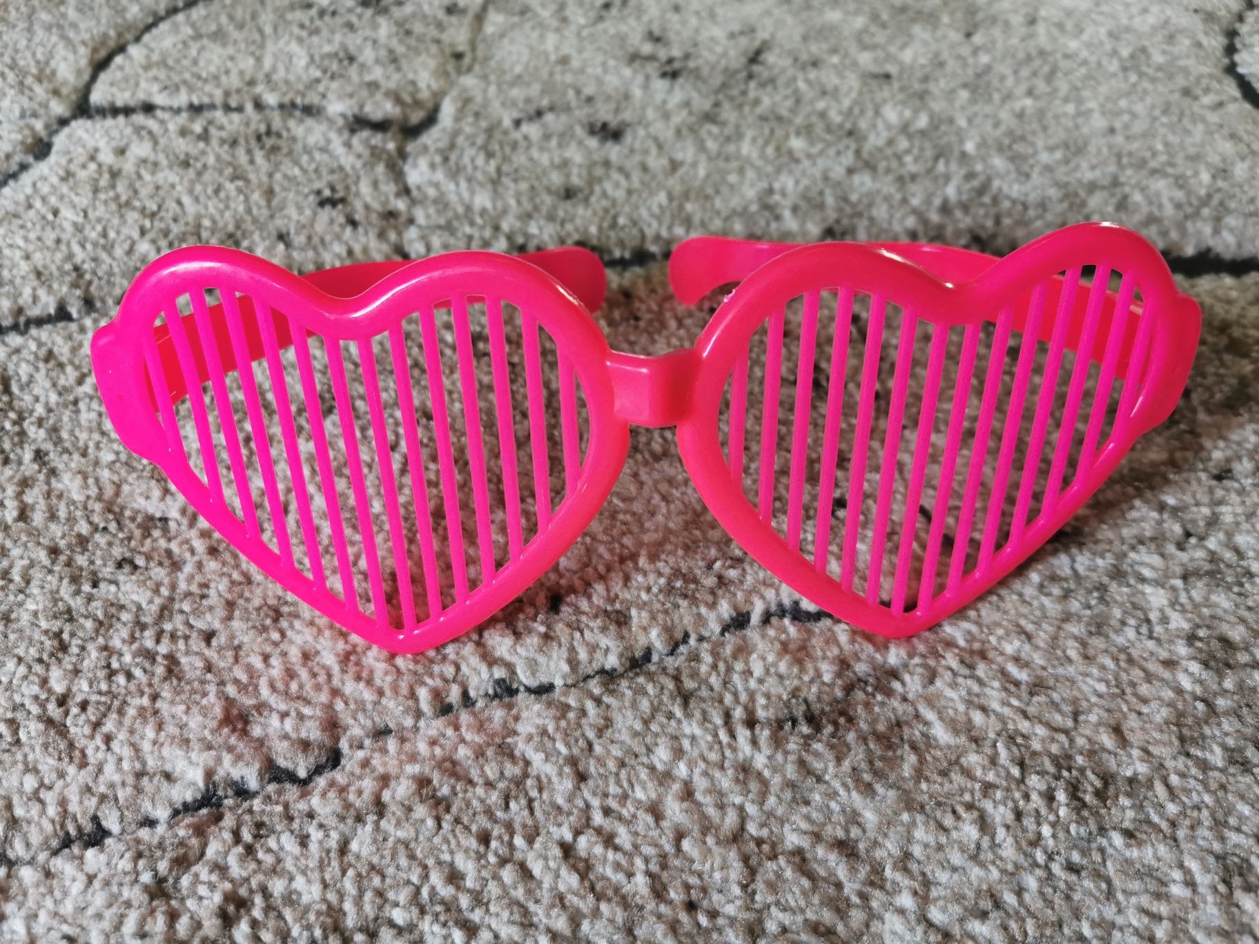 Różowe okulary szer. 25 cm