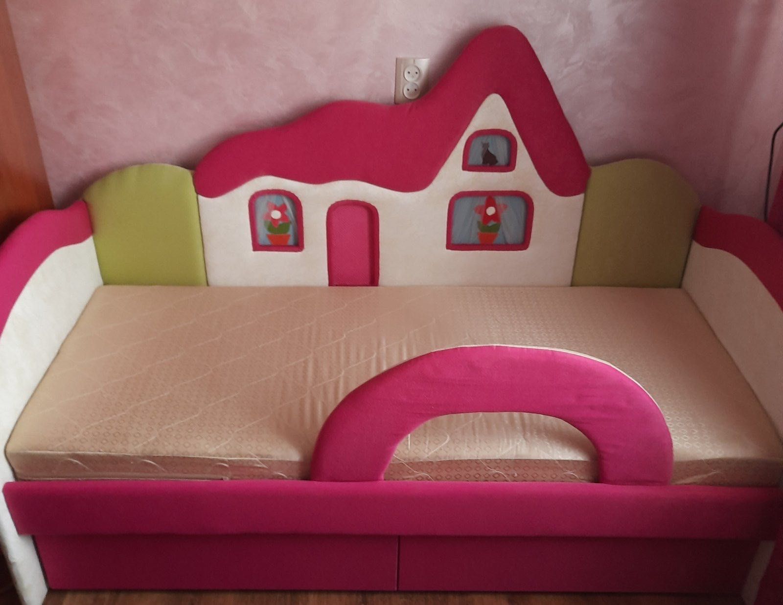 Ліжко дитяче будинок