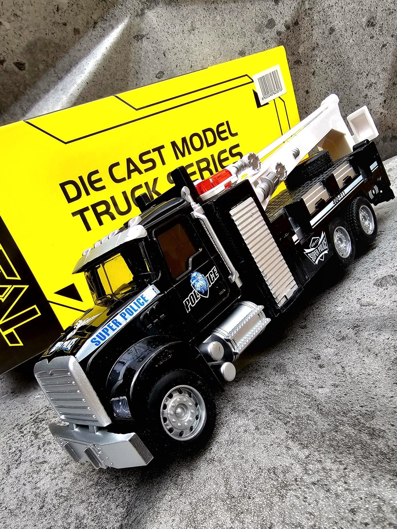 Die Cast ekstra pojazd ciężarówka Policyjna dla dzieci nowa