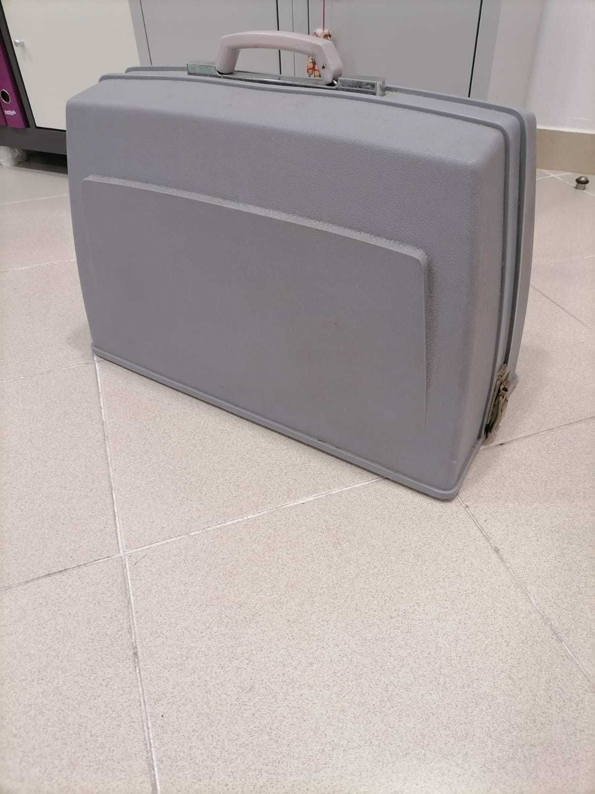 Máquina de costura Mitsubishi elétrica