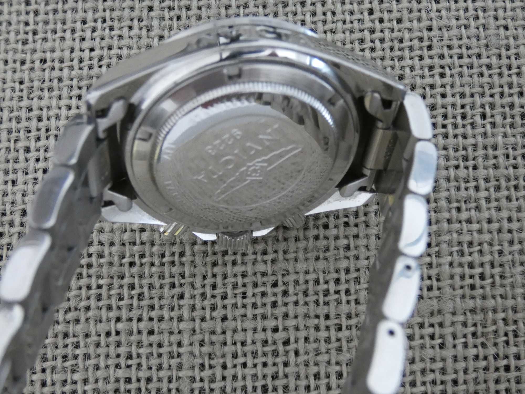Relógio Invicta Speedway Modelo 9223