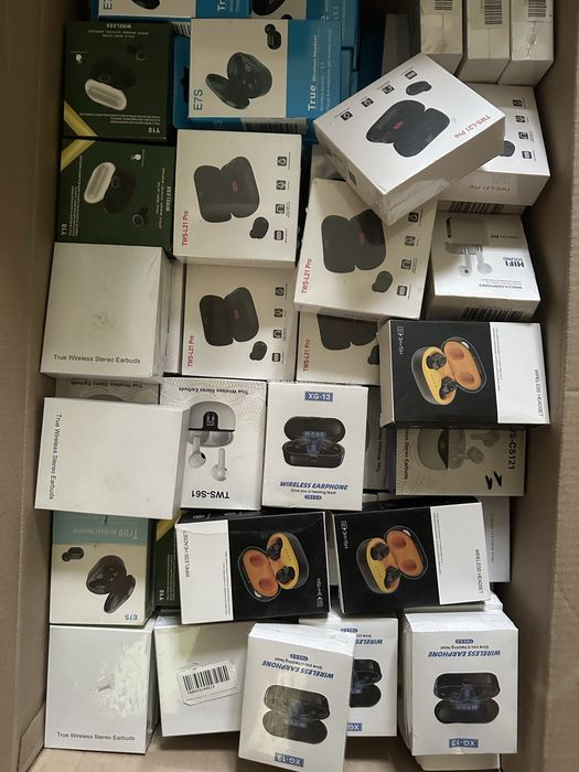 Навушники нові без провідні гуртом