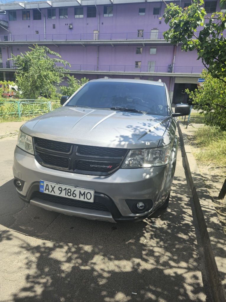 Продам свій автомобіль DODGE JOURNEY 2016р.в., газ/бензин.