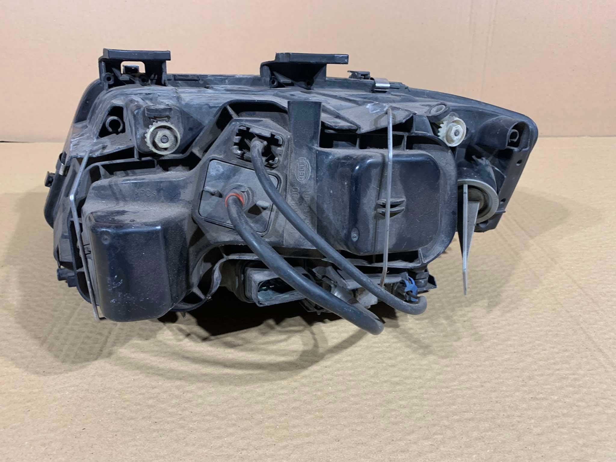 lampa prawy przód prawa przednia xenon audi a6 c5 przedlift europa