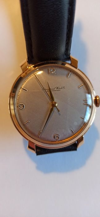 Zegarek IWC   Schaffhausen,  złoty 18k/750, płetwy rekina