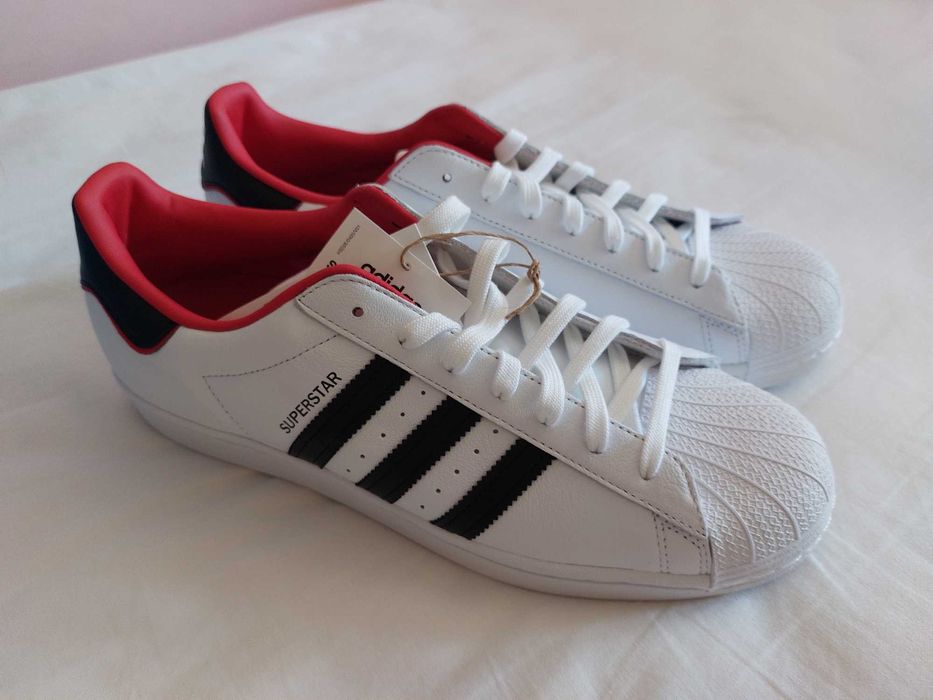 Tenis Adidas Superstar novos 45