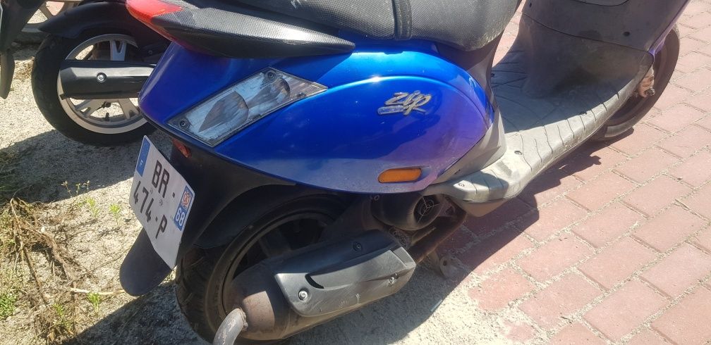 Piaggio  zip vespa 50 peugeot ,kymco aprilia