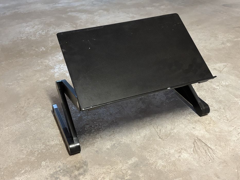 Podkladka pod laptopa z regulacją nachylenia