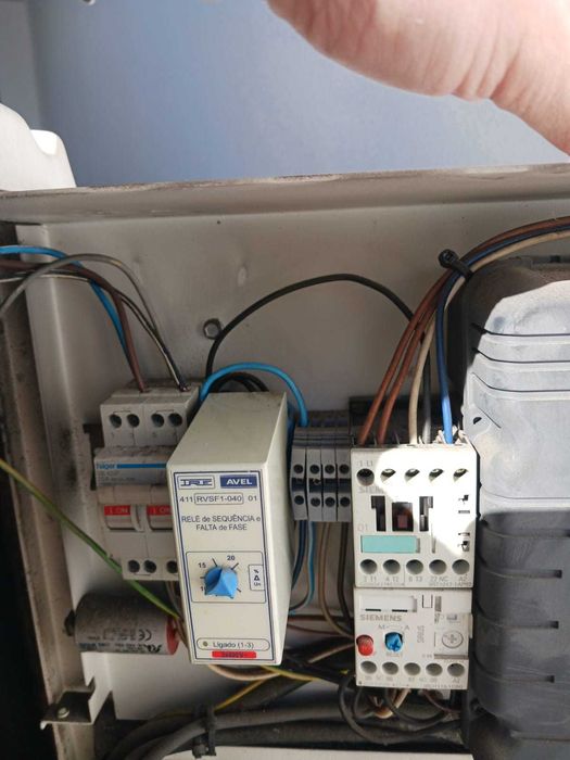 2 motores exteriores para câmaras frigoríficas.
