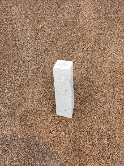 SŁUPEK GEODEZYJNY graniczny granicznik z krzyżykiem wys. 60cm