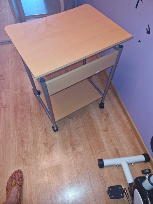 Stolik pod komputer