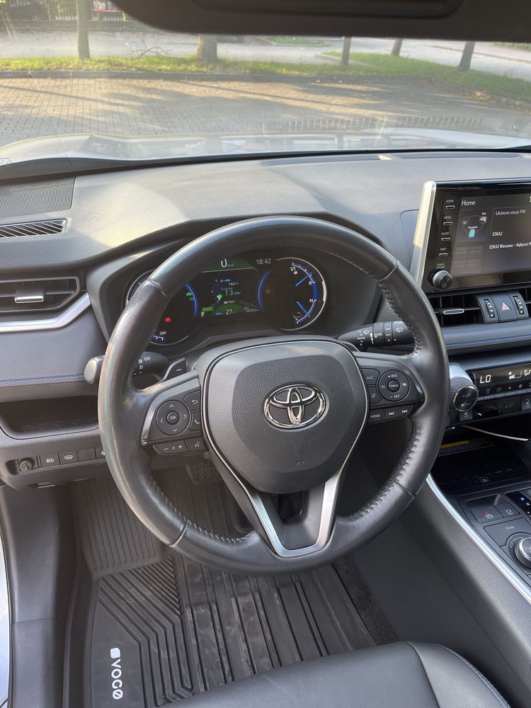 Samochód osobowy Toyota Rav 4