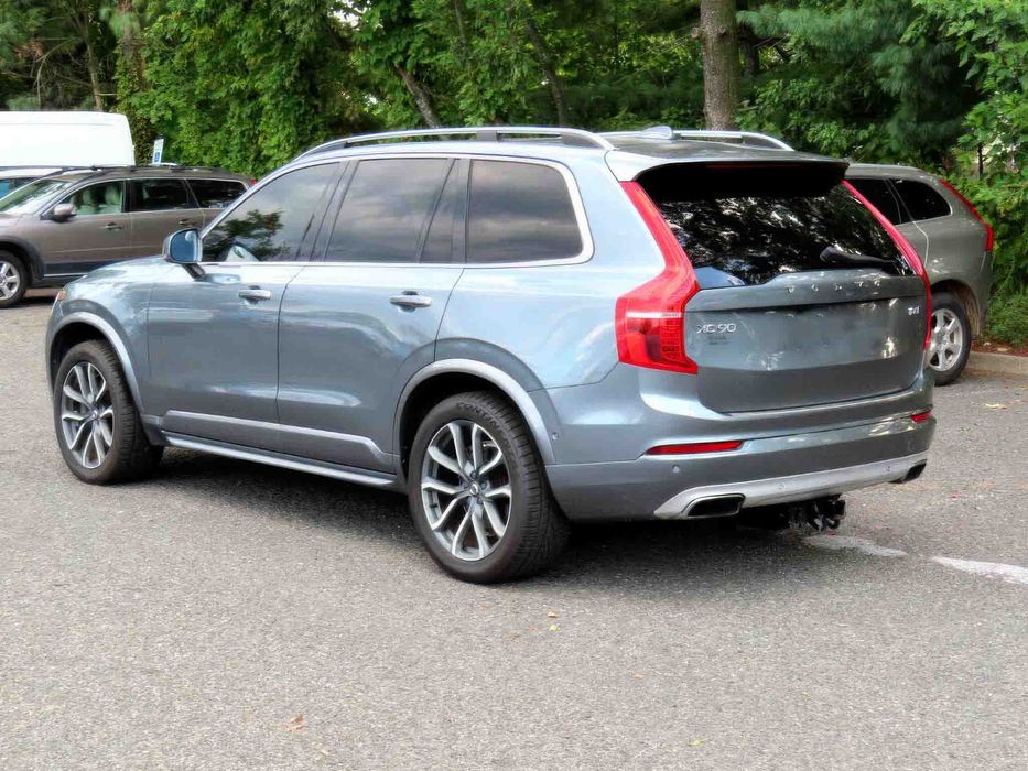 Volvo XC90 T6 Momentum      2018