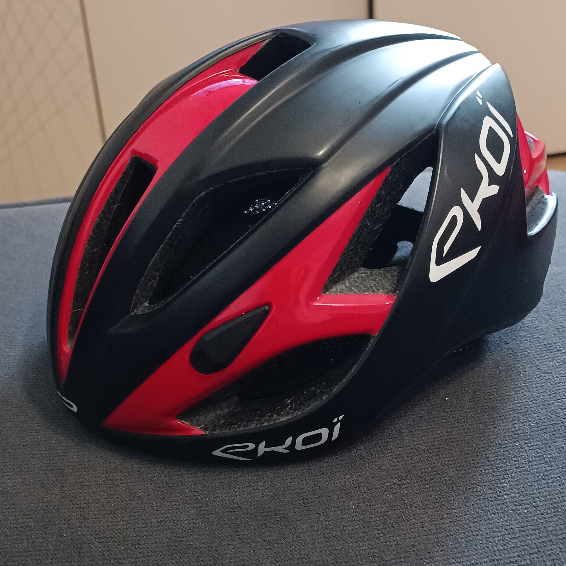 Kask szosowy ekoi ar 13