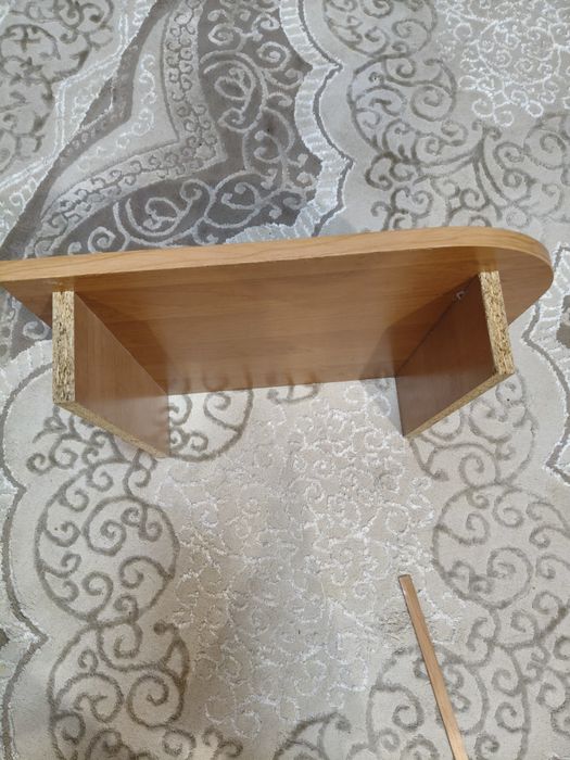 Підставка на письмовий стіл під монітор.