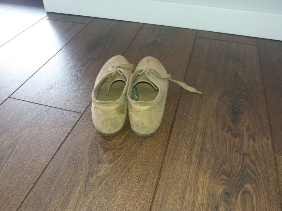 buty na wiosnę Deichmann rozmiar 37 beżowe za kostkę