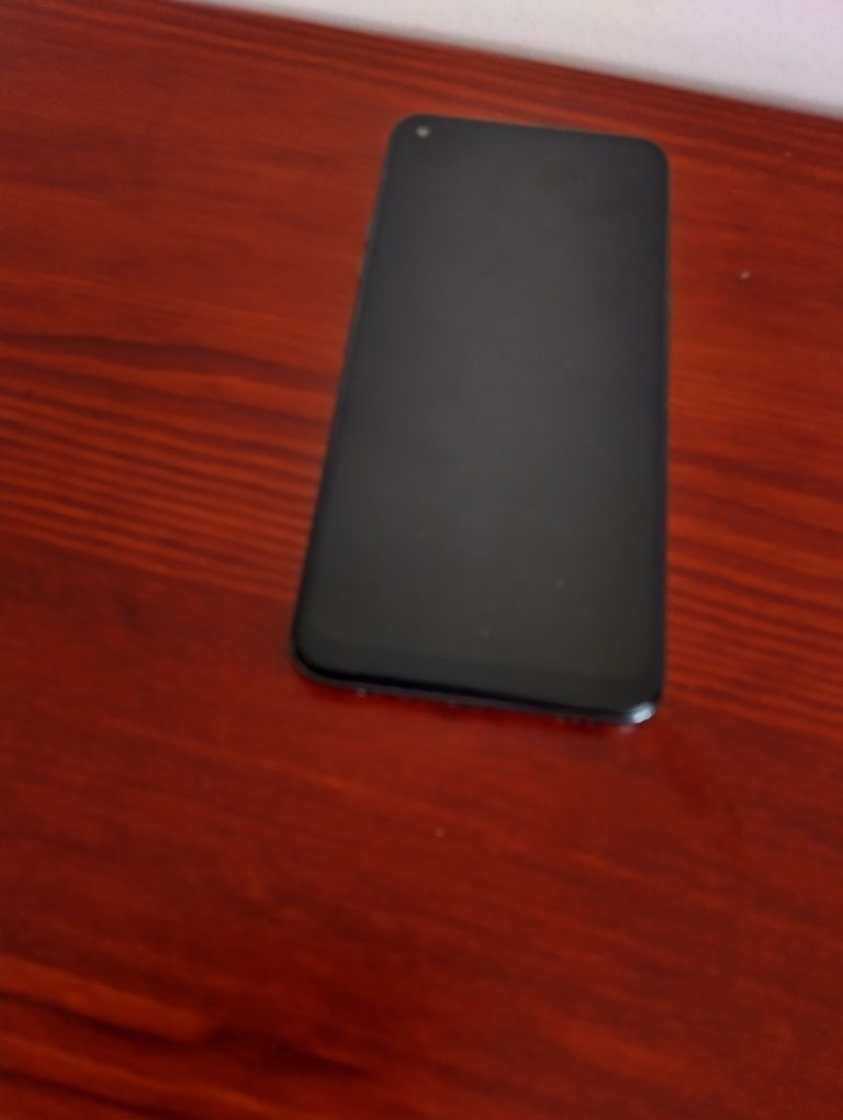 Telefon LG K61 jak nowy.
