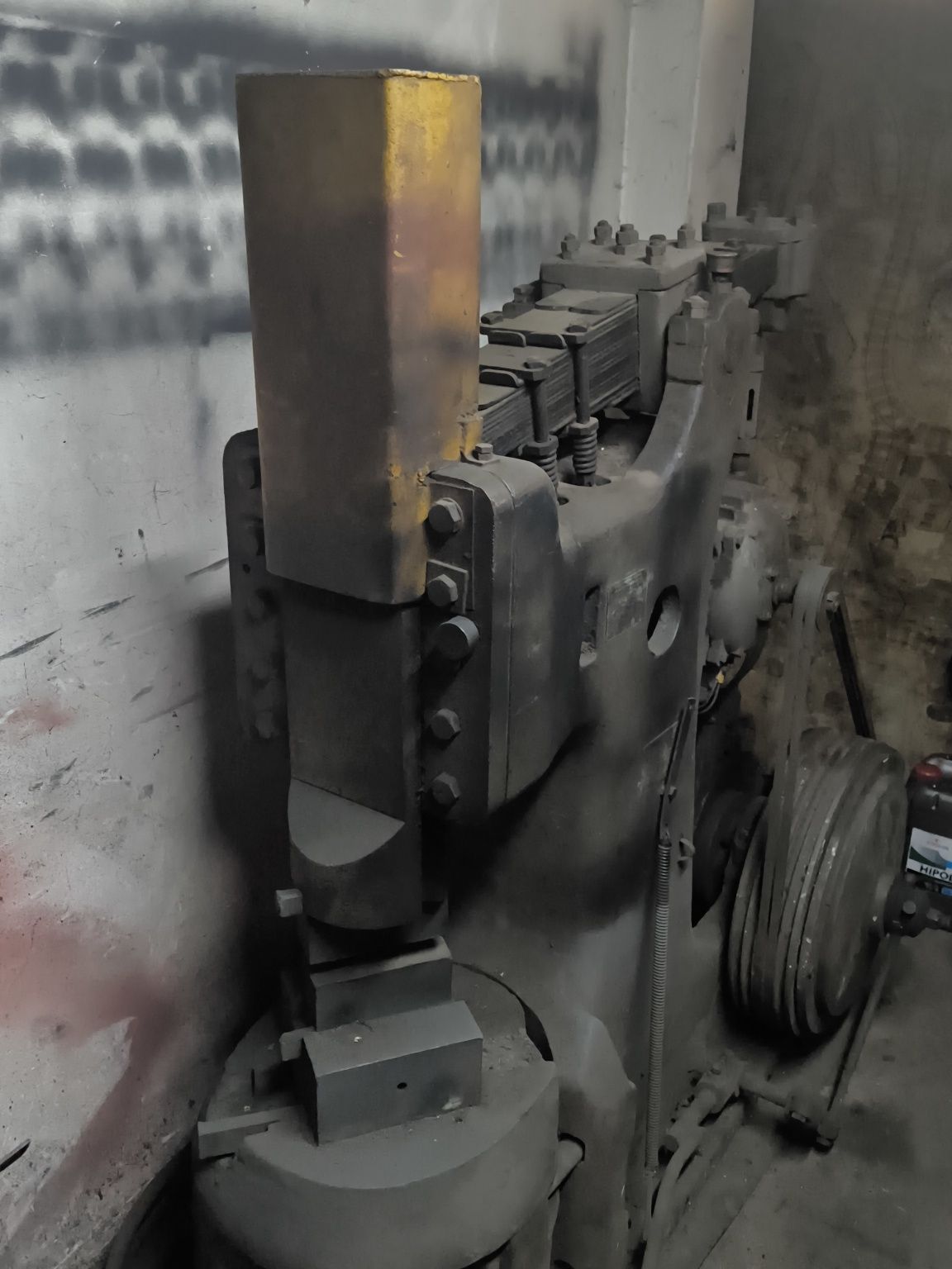 Młoty kowalski, skrężynowy Tokarka do metalu TUG 48