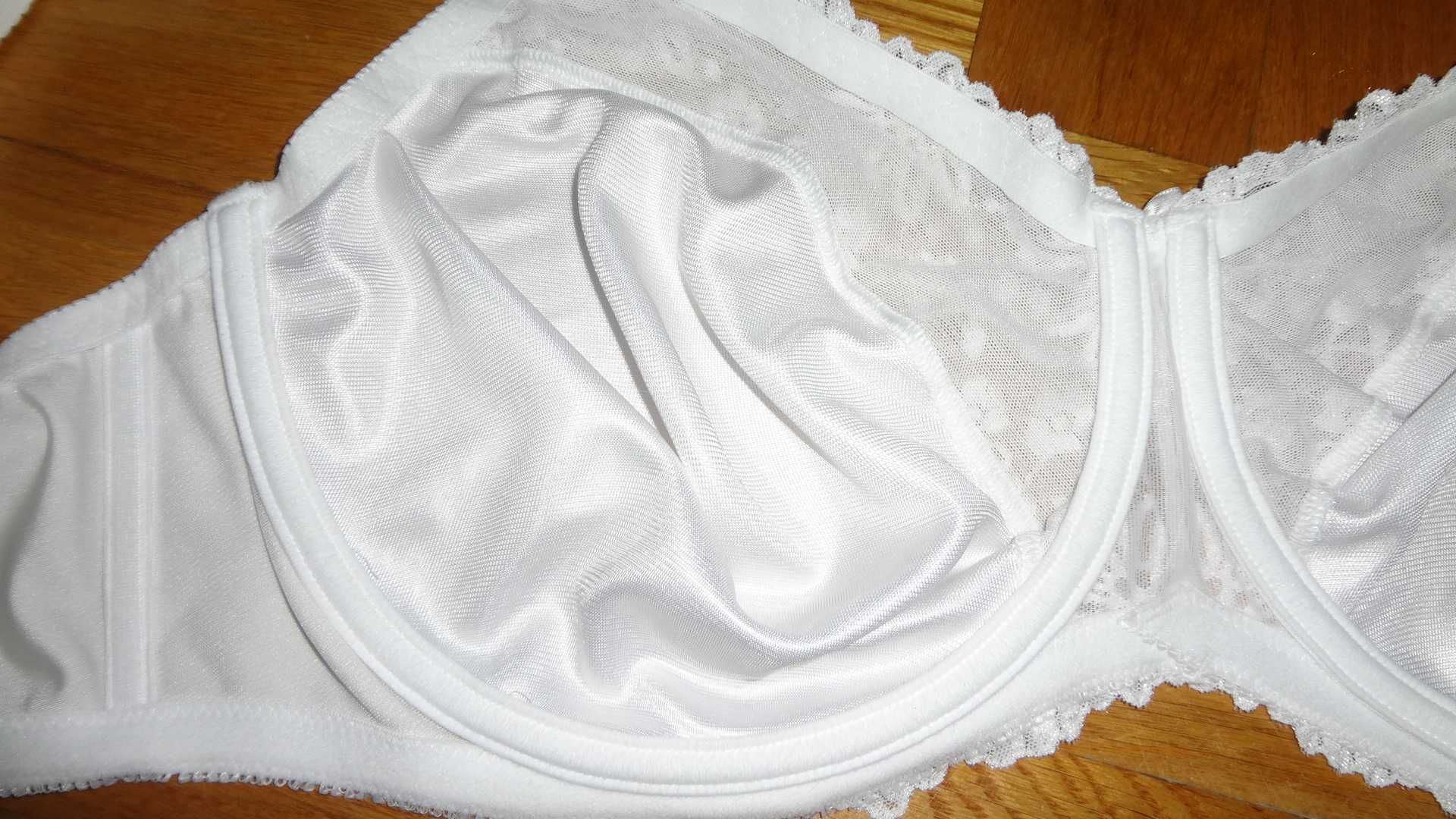 Biustonosz Triumph Ladyform Soft W 85G minimizer, nowy, biały