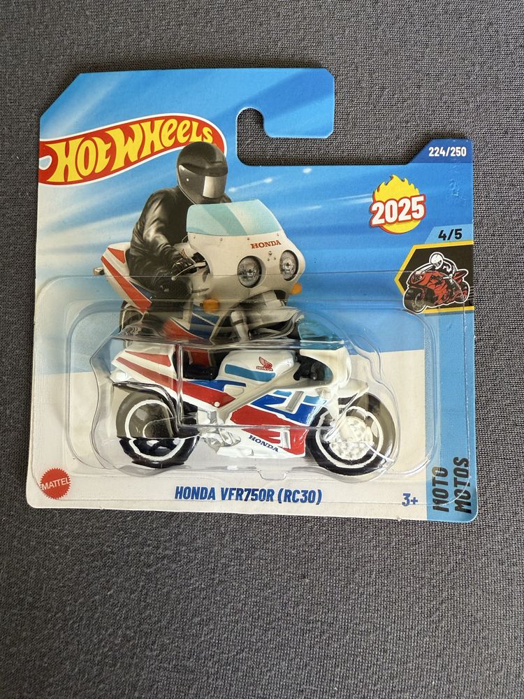 Carros hotwheels (Mercedes, Honda, Bugatti, etc)