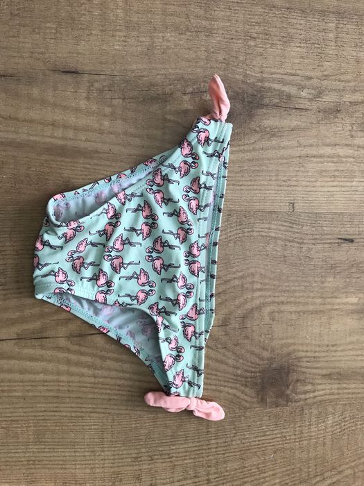 Fatos de banho de menina e acessorios