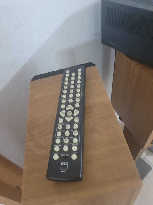 Amplificador surround receiver NAD T741