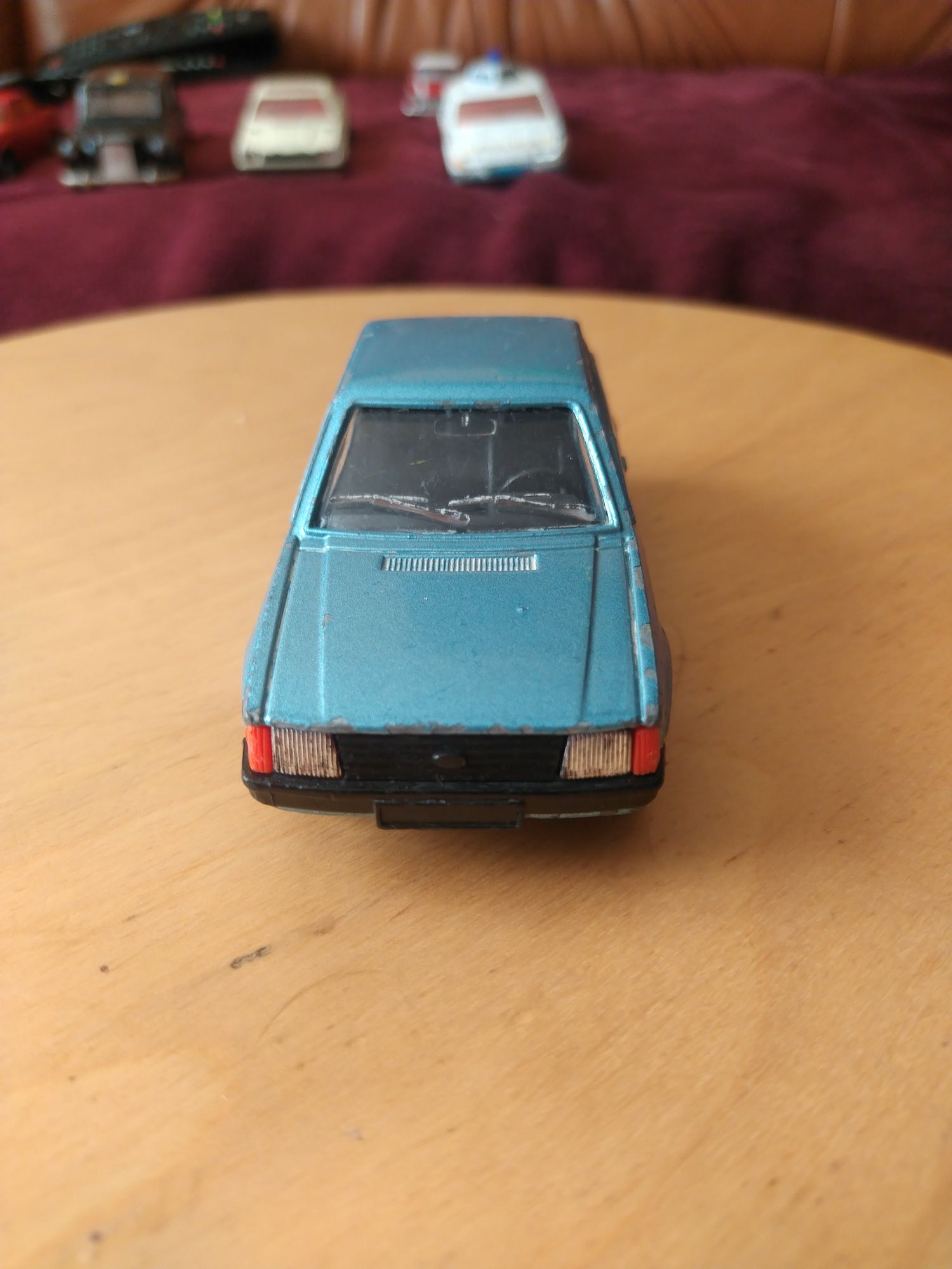 Model Ford Escort 1.3 GL firmy Corgi