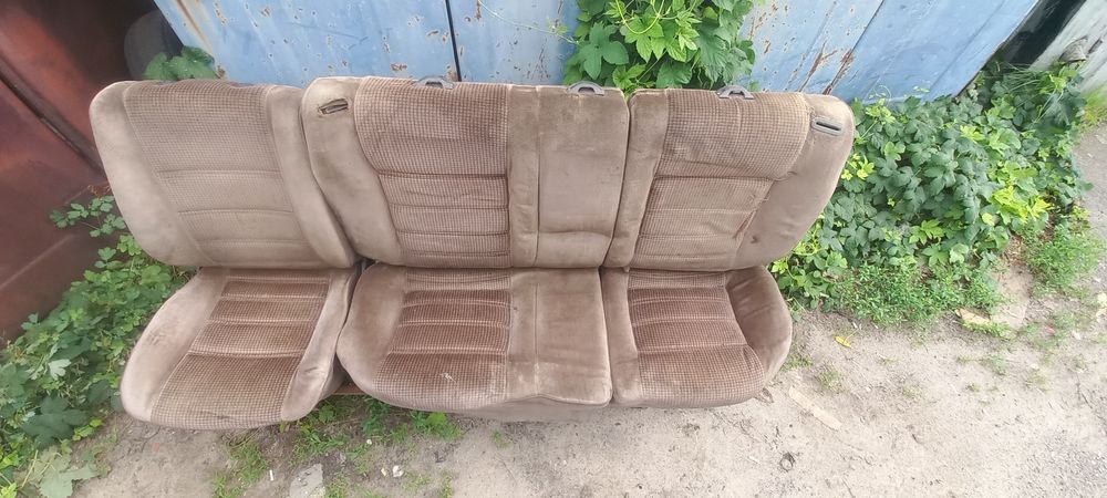 Продам задний ряд сидений в бусик  vw lt28