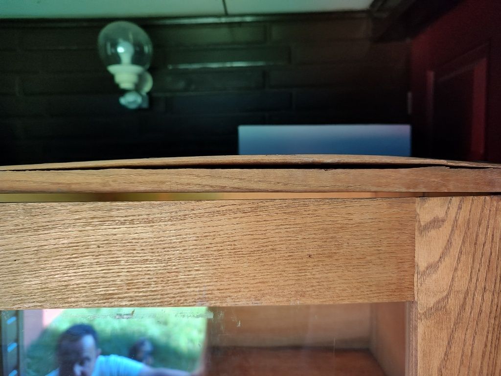 Szafa biblioteczna z 1966 roku