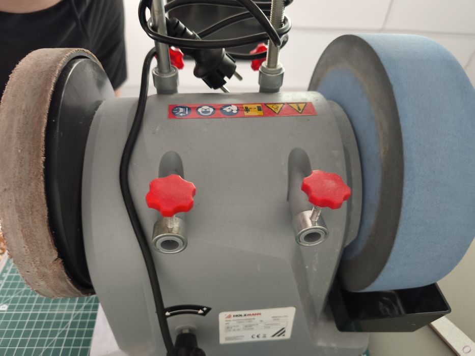 Продам станок для заточки ножів, майже новий в ідіальному стані.