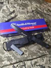 Тактичний ніж Smith & Wesson