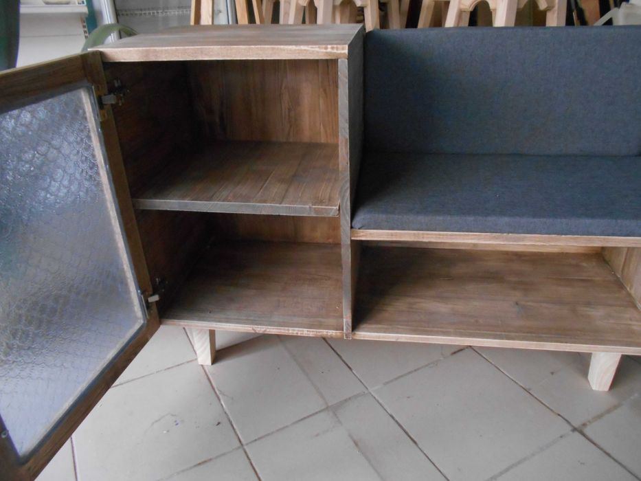 Банкетка в прихожу