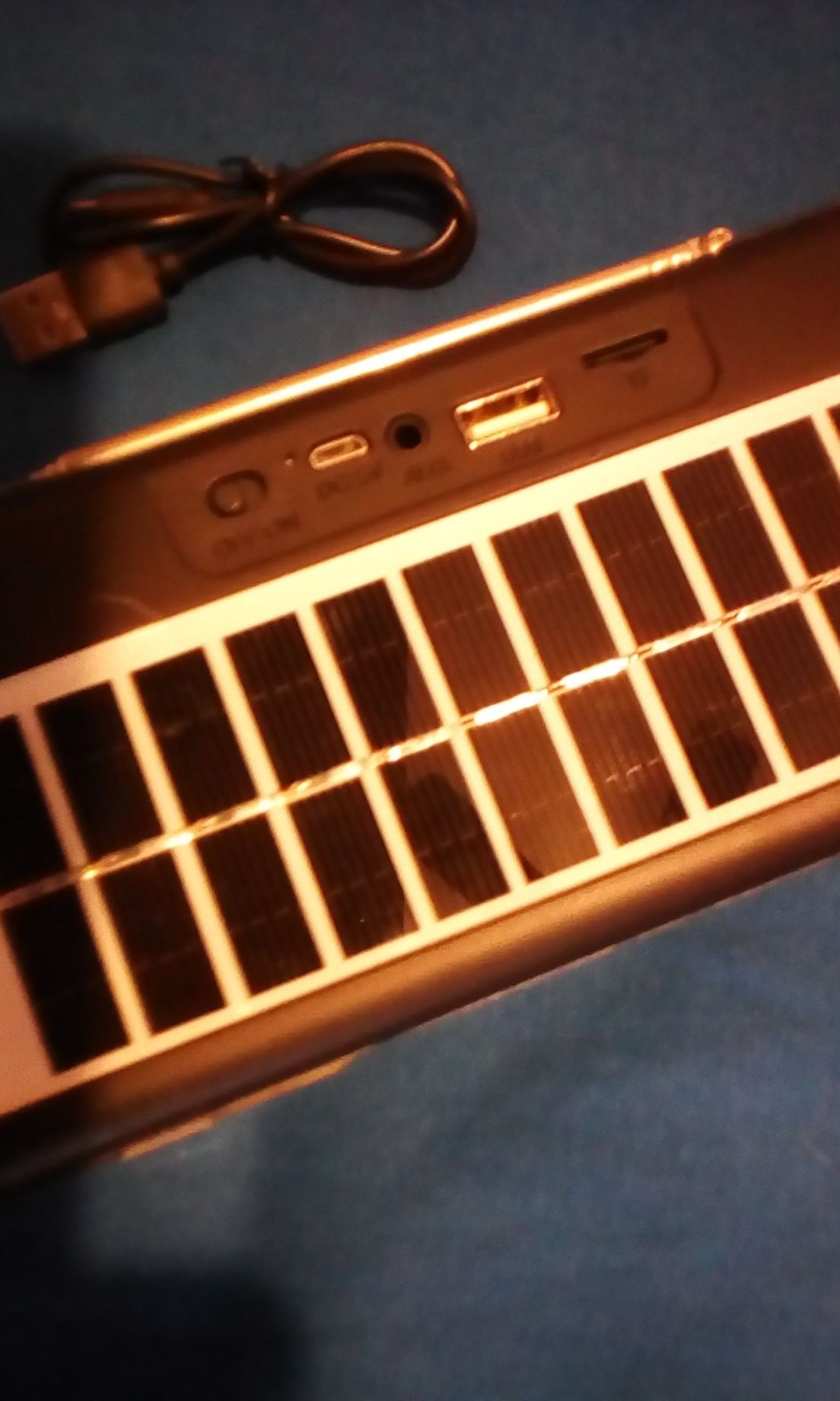 Głośnik bezprzewodowy usb solar