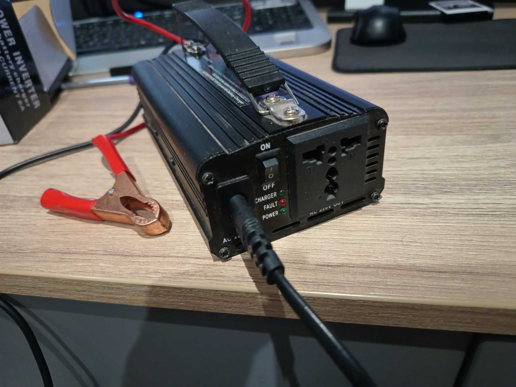 инвертор UKC 800Вт 8А