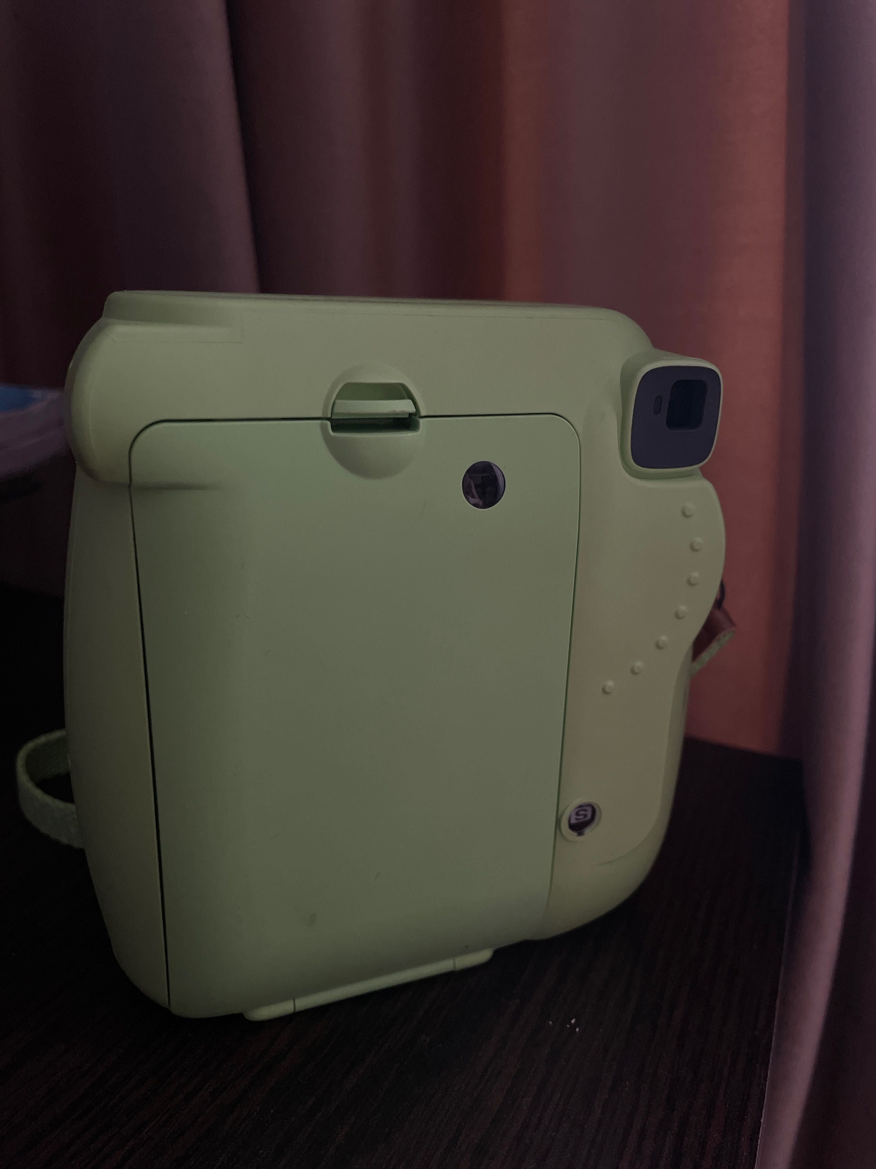 Фотоапарат instax mini