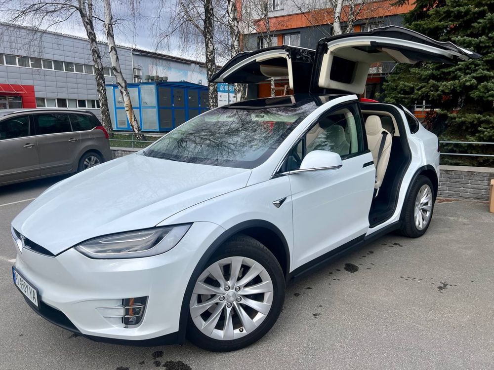 Tesla model x 2018