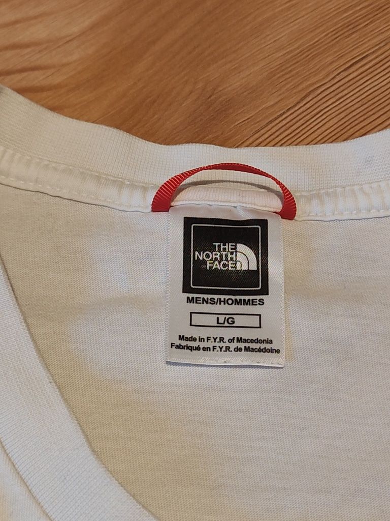 Biały t-shirt The North Face jak nowy