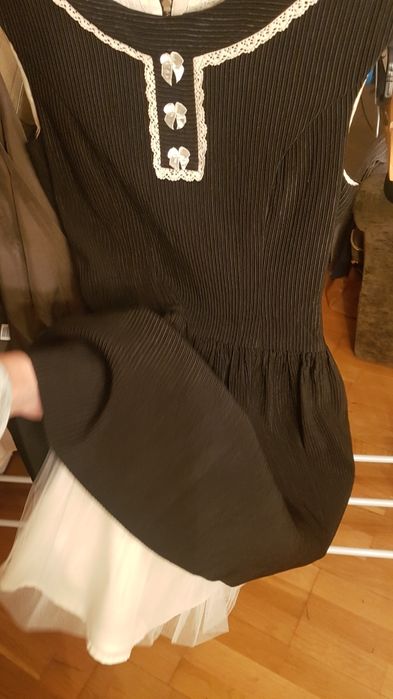 Śliczna czarna sukienka SIMPLE