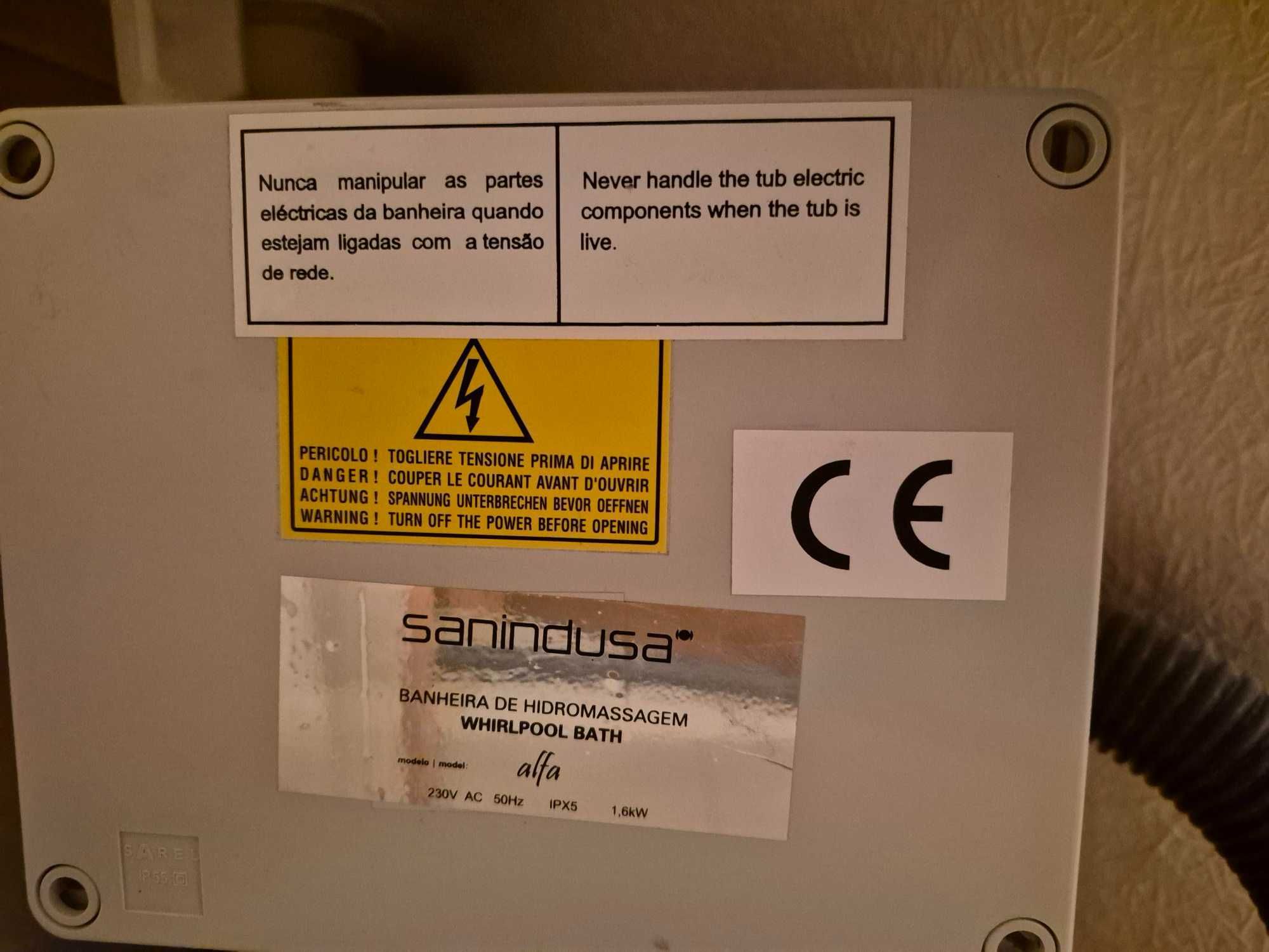 Banheira sistema Hidromassagem Sanindusa