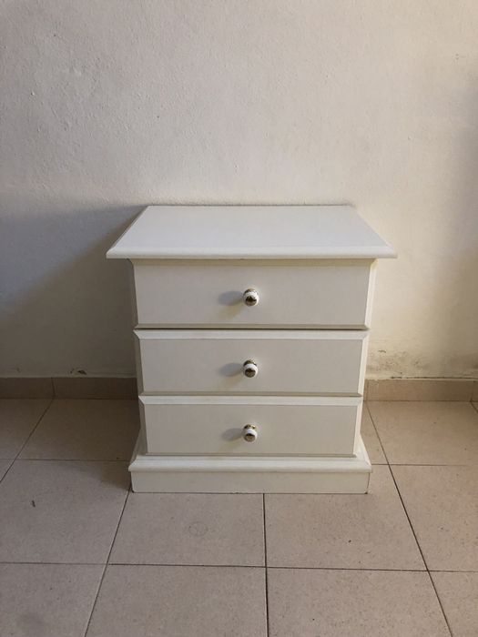 1 Cómoda + 2 Mesas de Cabeceira