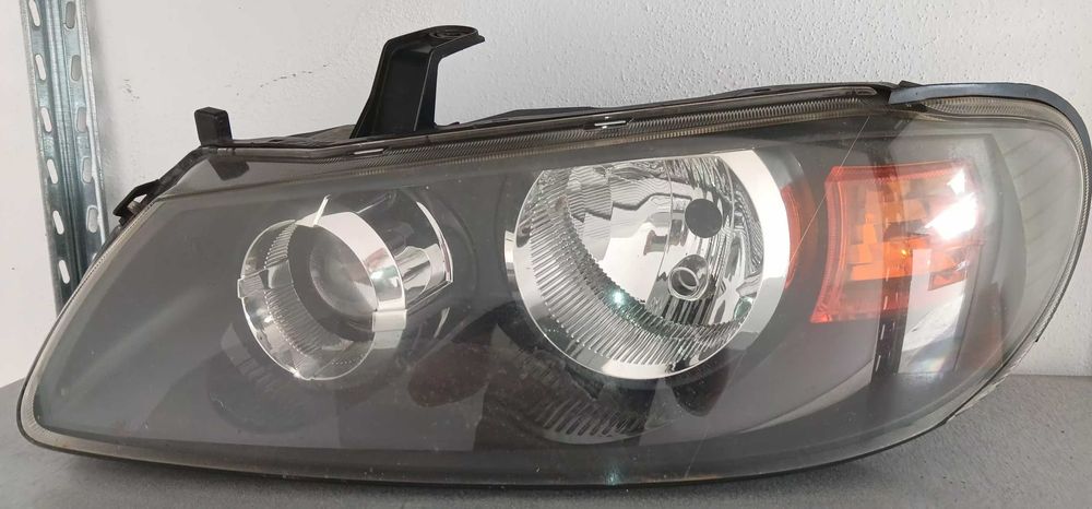 ótica de um nissan almera