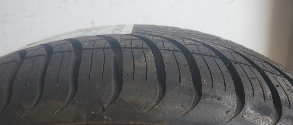 Opony debica Navigator 3 215/55R16 jedna nowa jedna 5mm