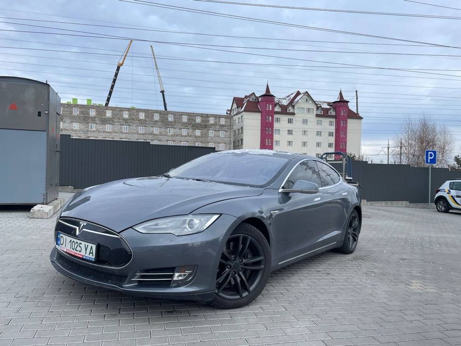 Tesla model S 2014