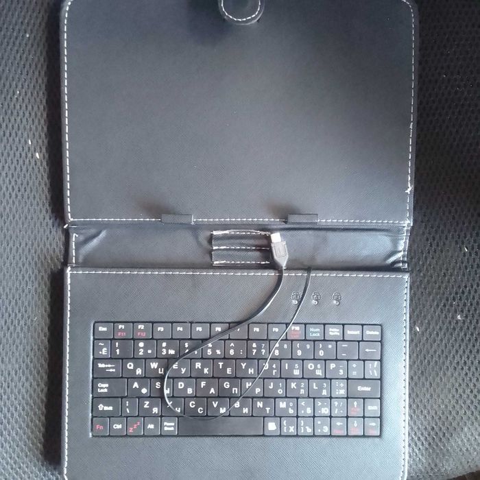 Чехол з клавіатурою для планшета