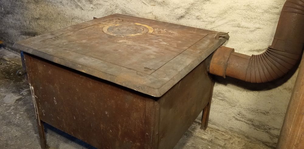 Piec kuchnia węglowa z piekarnikiem 80 x 80 cm / koza / pełen Off-Grid