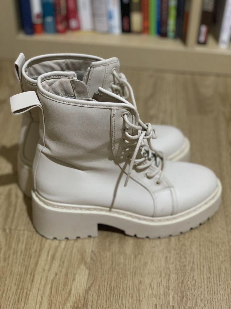 Botas bege Tiffosi